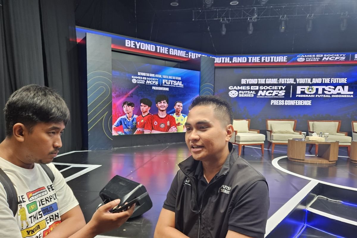Tentu! Berikut adalah alternatif judul untuk "Turnamen Game of Society" yang mencerminkan tema "ajang pencarian bakat Klub Liga 1":

1. "Liga 1 Talent Showcase: Mencari Bintang di Game of Society"
2. "Panggung Bakat Liga 1: Turnamen Game of Society"
3. "Ajang Talenta Liga 1: Game of Society Challenge"
4. "Turnamen Pencarian Bakat Liga 1: Game of Society"
5. "Liga 1 Talent Hunt: Pertarungan dalam Game of Society"

Silakan pilih atau sesuaikan sesuai kebutuhan!