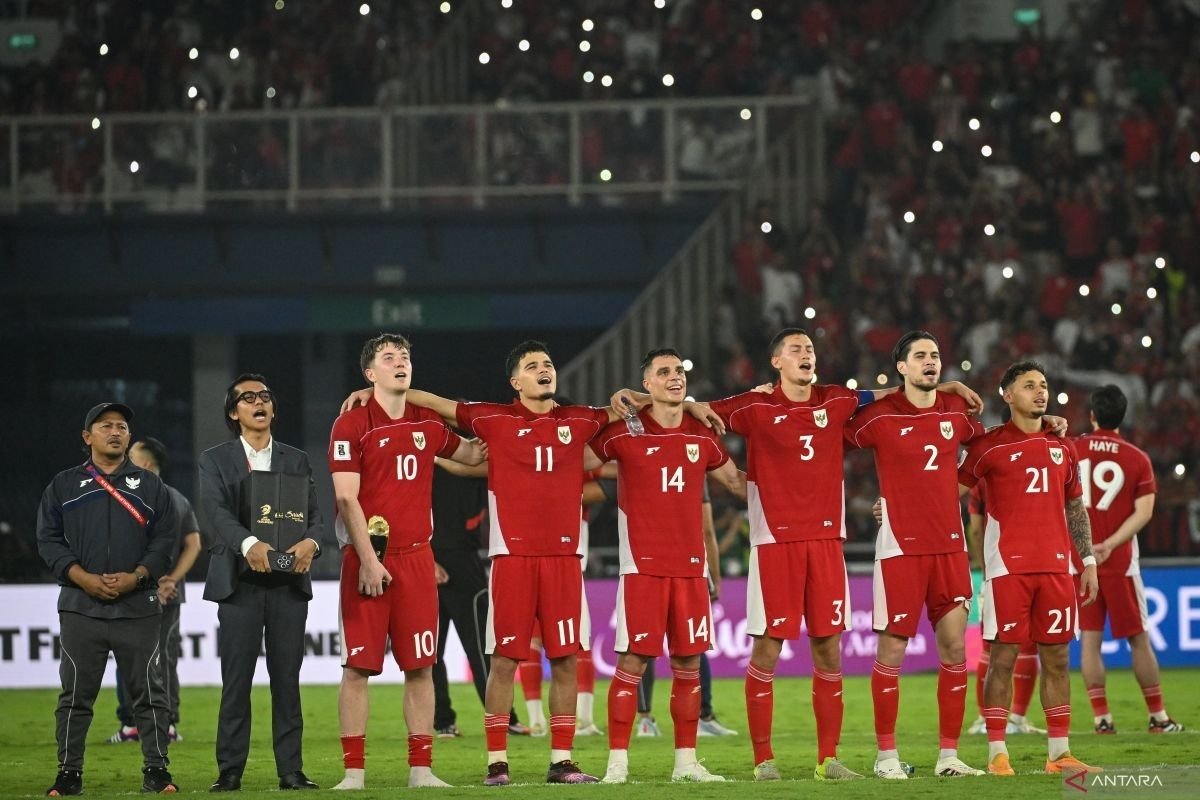 Berikut adalah beberapa alternatif judul yang mencakup tema "Terpopuler", "PSSI panggil 32 pemain", dan "kunjungan Prabowo ke Thailand":

1. "Berita Terpopuler: PSSI Panggil 32 Pemain & Kunjungan Prabowo ke Thailand"
2. "Sorotan Terpopuler: Pemanggilan 32 Pemain oleh PSSI dan Kunjungan Prabowo ke Thailand"
3. "Dua Berita Terpanas: PSSI Panggil 32 Pemain, Prabowo Kunjungi Thailand"
4. "PSSI dan Prabowo: 32 Pemain Dipanggil dan Kunjungan ke Thailand Jadi Sorotan"
5. "Top Stories: PSSI Sebutkan 32 Pemain dan Prabowo Melawat Thailand"

Silakan pilih salah satu atau gunakan sebagai inspirasi untuk membuat judul yang sesuai!