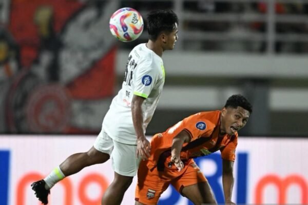 Borneo dan Persebaya Berakhir Imbang 1-1 Borneo dan Persebaya Berakhir Imbang 1-1