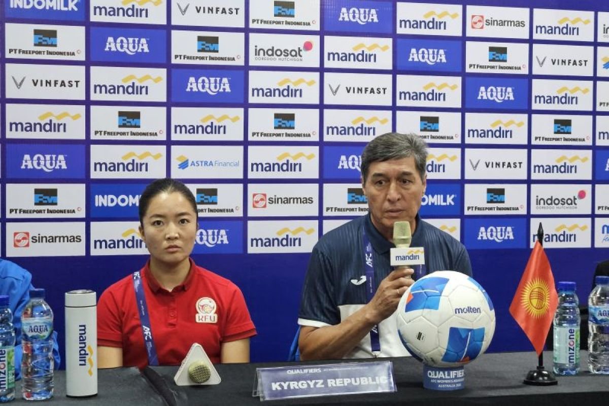 berikut beberapa alternatif judul untuk "Kirgistan Siap Kejutkan Grup D Kualifikasi Piala Asia Putri":

1. "Kirgistan Siap Tampilkan Kejutan di Grup D Kualifikasi Piala Asia Wanita"
2. "Kirgistan Bersiap Memberikan Kejutan di Kualifikasi Piala Asia Putri Grup D"
3. "Grup D Kualifikasi Piala Asia Putri: Kirgistan Siap Mengejutkan"
4. "Kirgistan Kunci Kejutan di Kualifikasi Piala Asia Putri Grup D"
5. "Siap Memberikan Perlawanan, Kirgistan Siap Kejutkan Grup D Kualifikasi Piala Asia"
6. "Kirgistan: Tim Gelap Siap Mengguncang Grup D Kualifikasi Piala Asia Wanita"

Semoga bermanfaat!