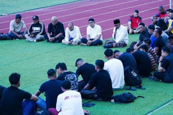 Arema FC Melaksanakan Doa Bersama untuk Mengenang '1.000 Hari' Tragedi Kanjuruhan