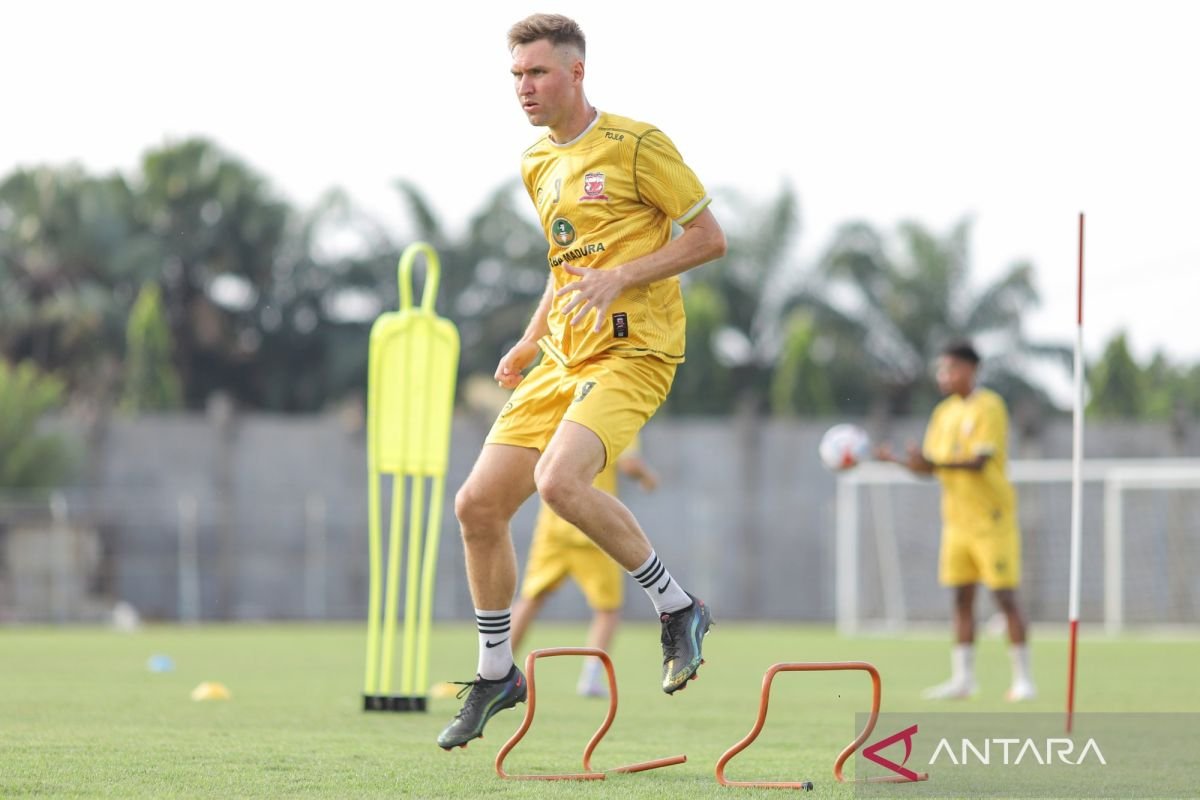 Berikut adalah beberapa alternatif judul untuk "Jumlah Pemain Asing Liga 2 untuk Musim 2025/2026":

1. "Komposisi Pemain Asing Liga 2: Musim 2025/2026"
2. "Statistik Pemain Asing Liga 2 Musim 2025/2026"
3. "Analisis Jumlah Pemain Asing di Liga 2 untuk 2025/2026"
4. "Pemain Asing Liga 2: Tren Musim 2025/2026"
5. "Rincian Pemain Asing Liga 2 pada Musim 2025/2026"
6. "Jumlah dan Peran Pemain Asing di Liga 2 Musim 2025/2026"
7. "Pemain Asing di Liga 2: Data Musim 2025/2026"
8. "Dinamika Pemain Asing di Liga 2 Musim 2025/2026"

Semoga alternatif judul ini bermanfaat!