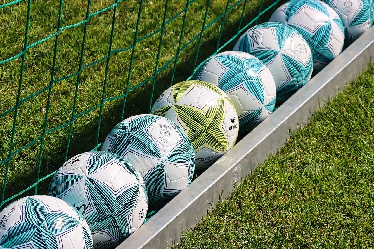 Pembinaan sepak bola METRO: Membangun Generasi Pemenang