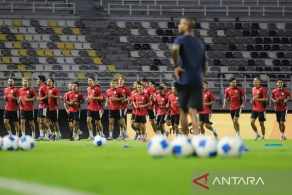 Kluivert: Ketakutan Indonesia Menandakan Kelemahan Kluivert: Ketakutan Indonesia Menandakan Kelemahan